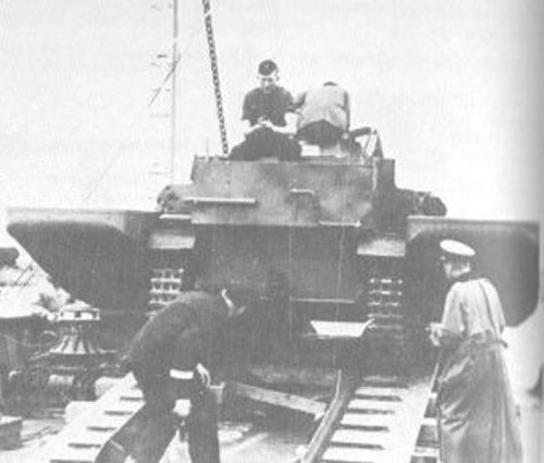 Panzer II mit Schwimmkrper picture 2