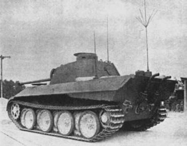 Panzerbefehlswagen mit 7.5 cm KwK 42 L/70 Panther I Sd.Kfz. 267