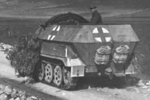 Sd.Kfz. 251/8 mittlere Krankenpanzerwagen Ausf. C